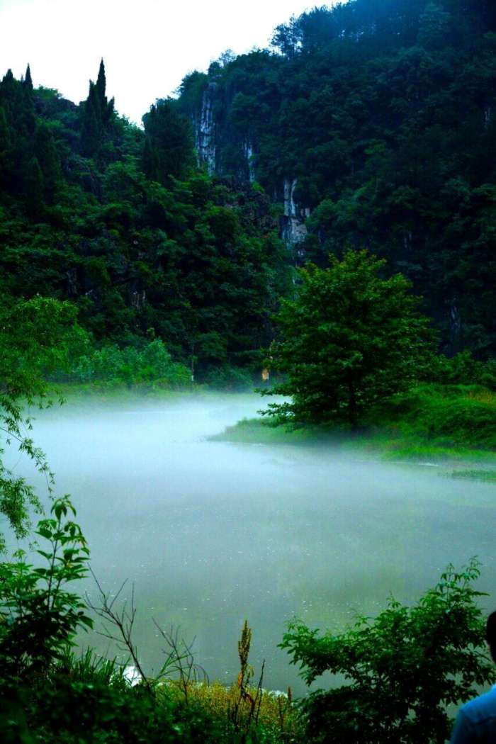 美丽的湄江风景区, 景在山中藏, 水在景中绕