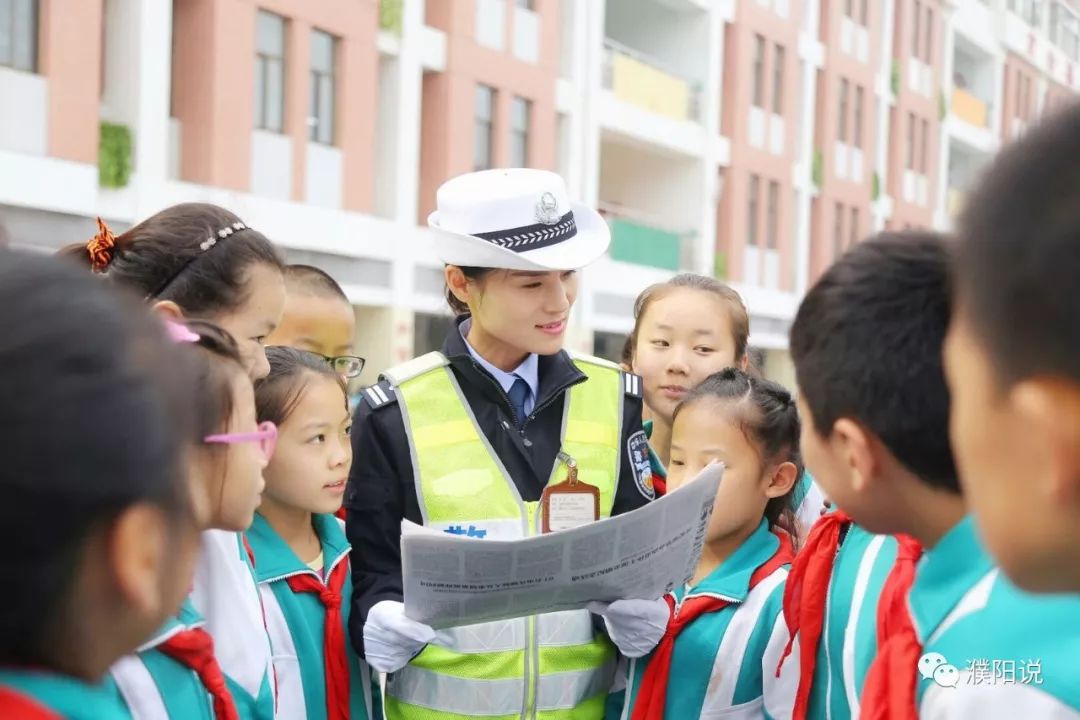 马路上的"警花:交警陈静"站马路"14年,成濮阳唯一的女交警大队长