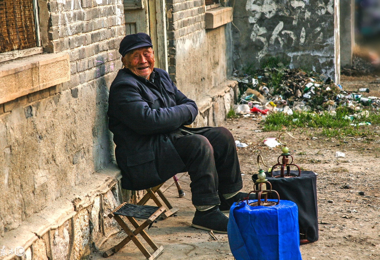 这些农村留守老人的生活,张张触动你的心,回家了对父母好点