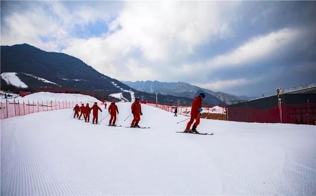 地点:太白县鳌山滑雪场,太白山滑雪场,渭滨区必捷滑雪场,凤县秦岭