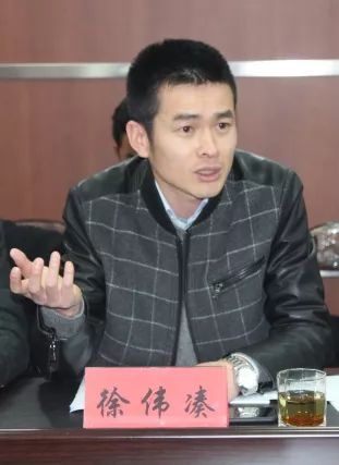 在县青企协,新生代企业家联谊会召开的座谈会上,叶圣欢会长详细汇报了