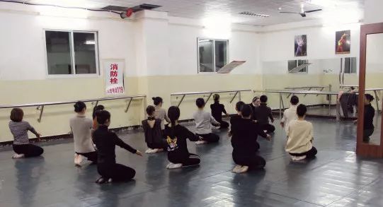 北京舞蹈学院中国舞教师资格等级考试培训1-3级开班啦!