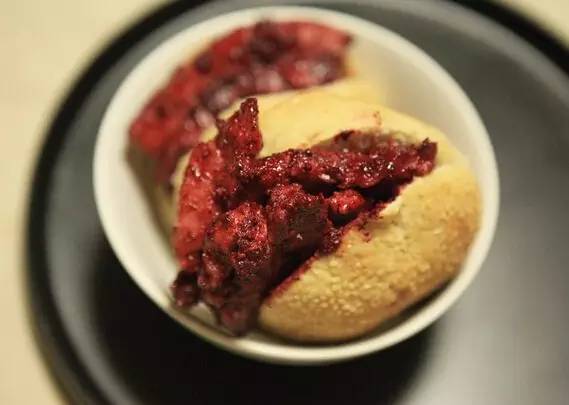 光饼糟肉是连江土生土长的传统小吃