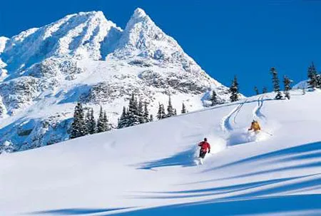 日本最著名的雪场几乎都集中在北海道,滑雪季节从12月开始一直可以