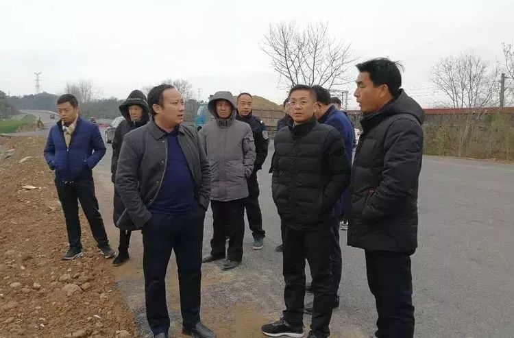 1月24日下午,副区长赵建颖到沙溪镇向阳村实地督查秀美乡村建设工作