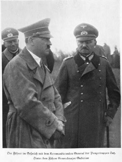 在二战后期,古德里安与希特勒因为战略战术上的分歧发生多次争吵,两人