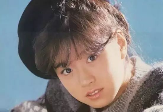 80年代初,中森明菜已经是日本顶级偶像.