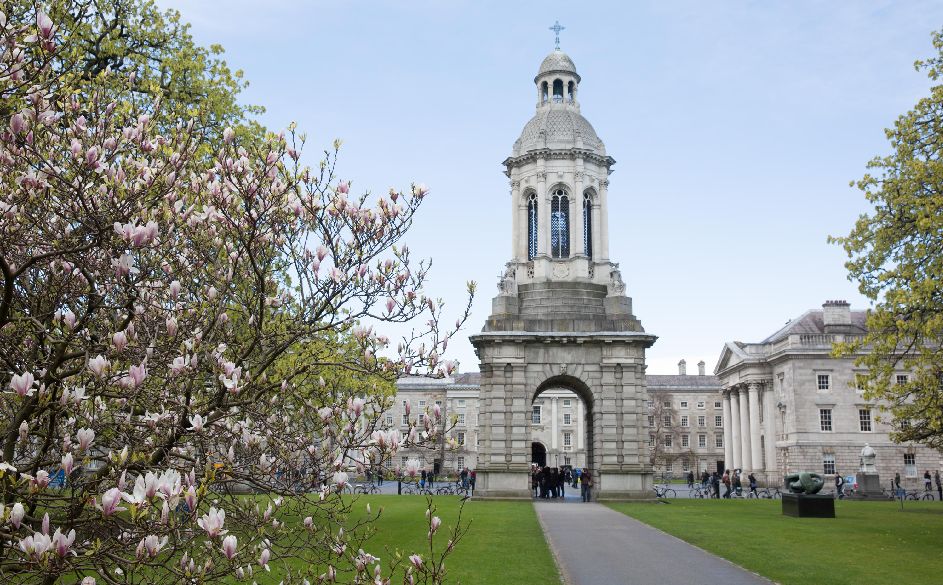 都柏林大学三一学院,是爱尔兰共和国