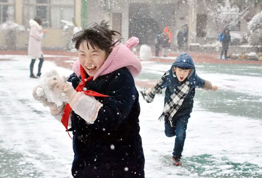 哪有打雪仗好玩?