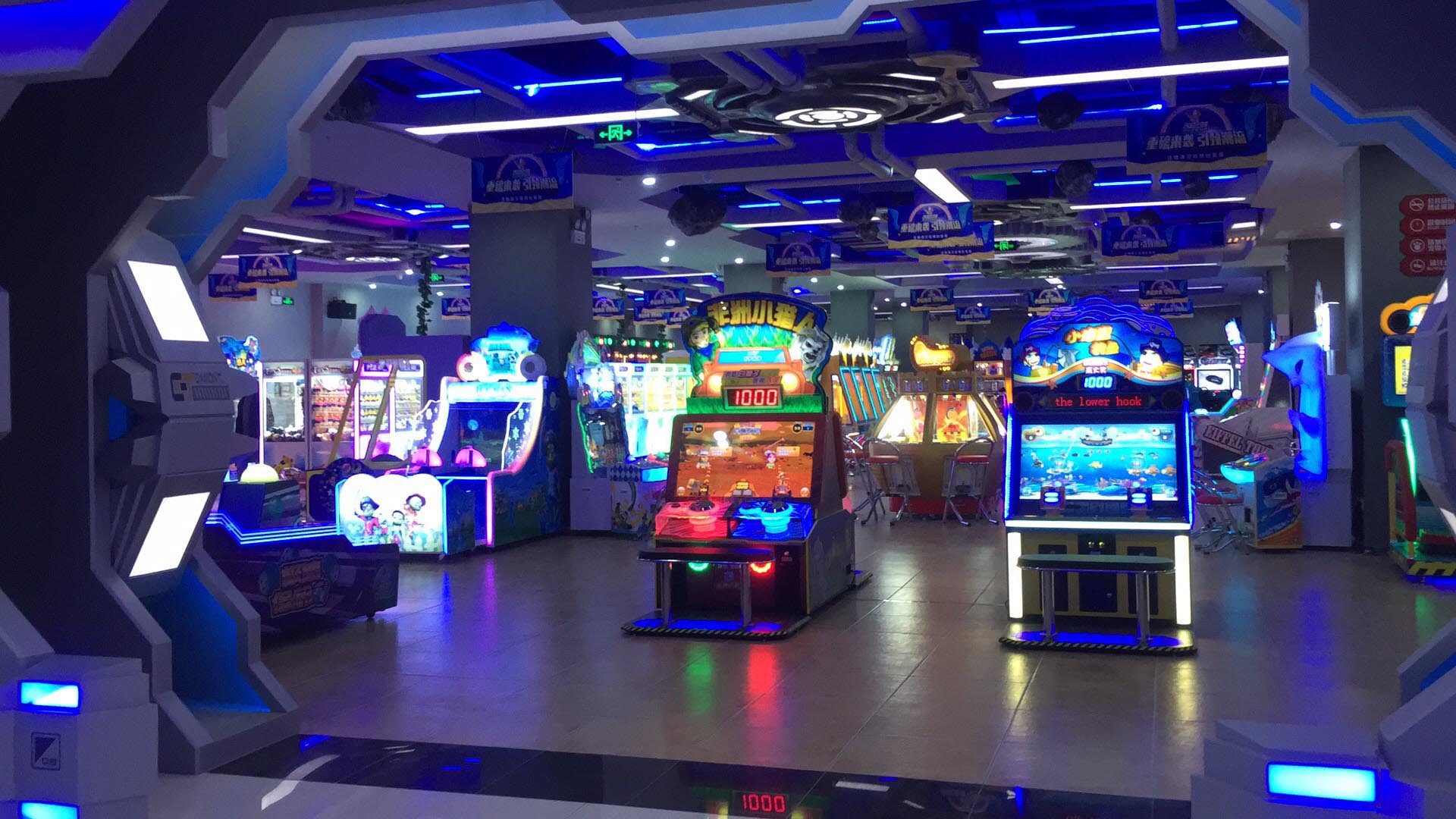 九江当年游戏厅里的典街机游戏,技术好一个游戏币就能玩一下午