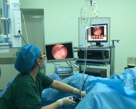 拥有先进的诊疗设备,如腹 腔镜,宫腔镜手术系统,全程超导可视人流