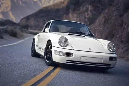 第三代保时捷911(964) 1989年-1994年除了这两款,保时捷911还有曾