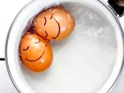 煮鸡蛋需要多长时间,鸡蛋冷水下锅煮几分钟