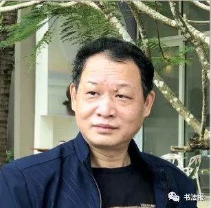 易勇明中国人民大学书法高研班学员,江西省萍乡市上栗县书协理事,萍乡