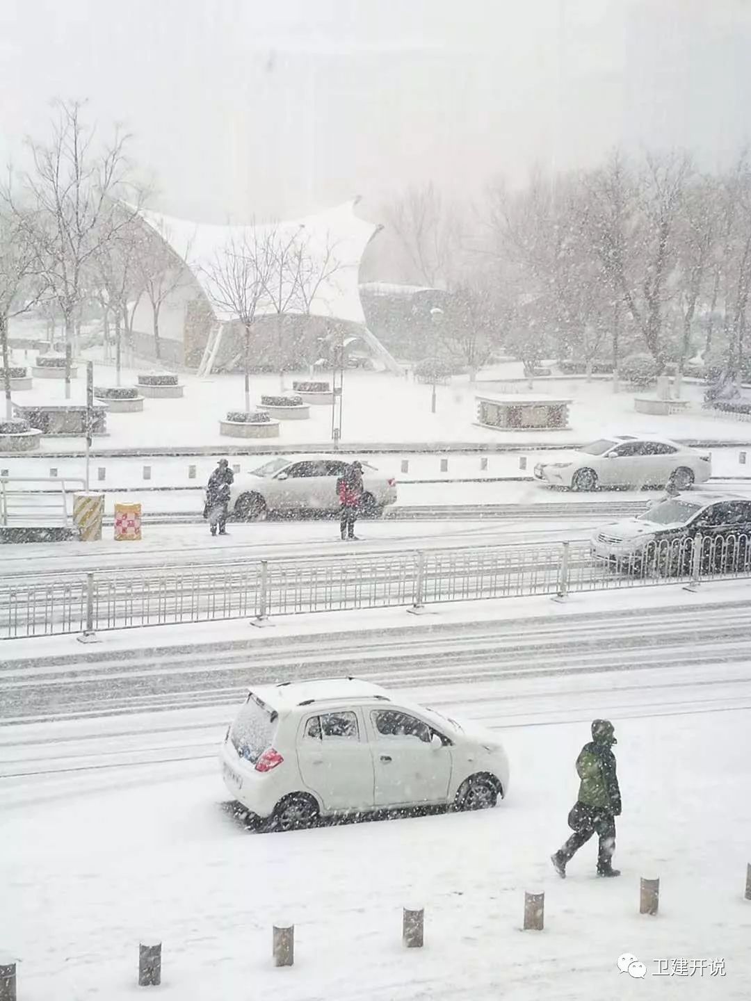 今天滨州竟然下雪了!-12℃ 大风来了!哭了…下周日要上班!