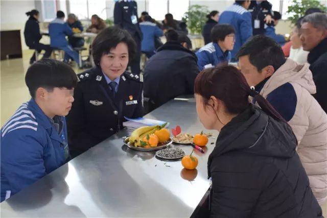 用爱铺就一条回家的路丨云南省第三女子监狱春节亲属进监亲情帮教活动