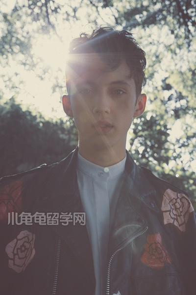 特洛耶·希文(troye sivan)——集才华颜值一身的澳籍