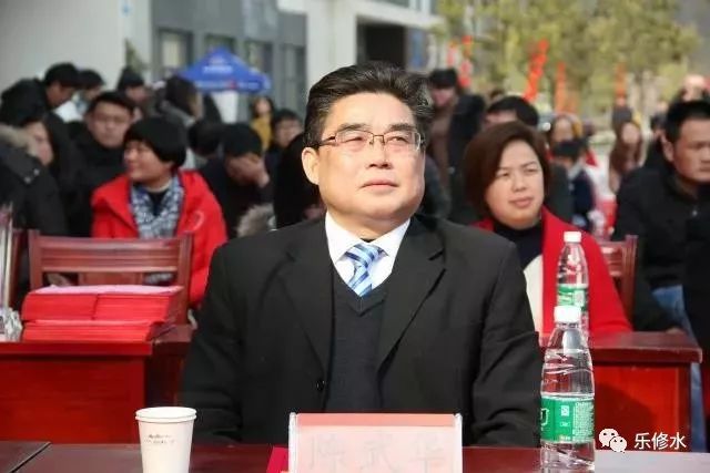 县政府副县长冷芬华县委常委,统战部长熊运锋县委常委,县工业园党工委