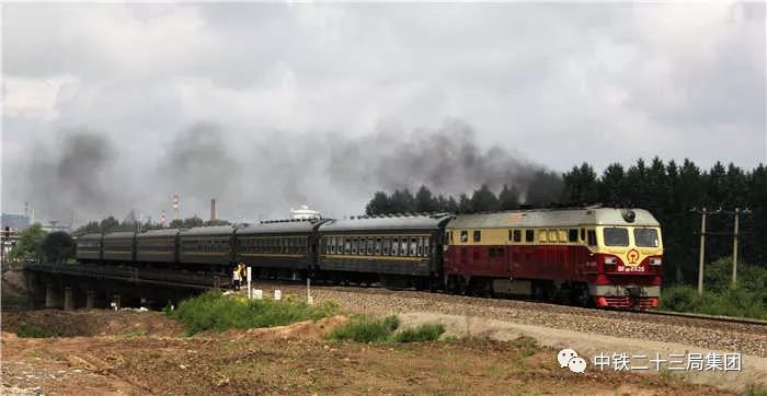 中国最北铁路嫩林线劲松站顺利开通