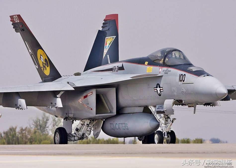 fa-18e超级大黄蜂战机