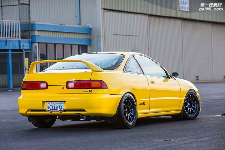 改装版姜黄色2000讴歌integra type r