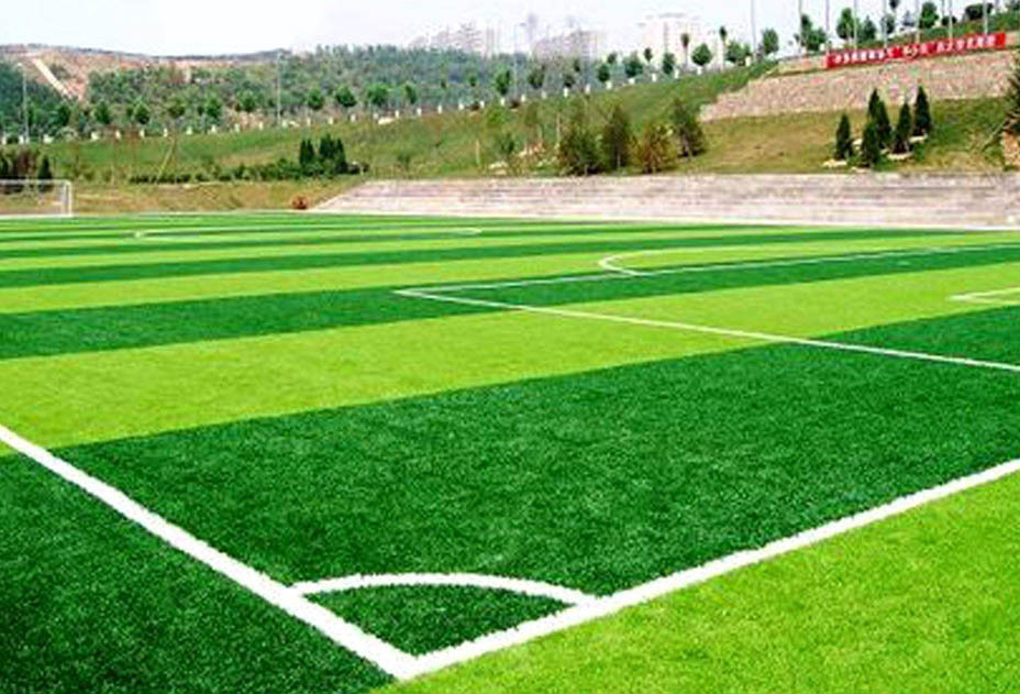 五人制足球场使用“绿色环保”人造足球场草坪