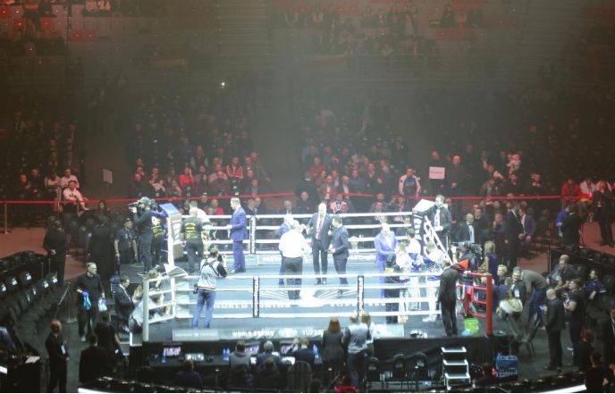 世界拳击超级系列赛加西耶夫KO进决赛，将与尤西克争千万大奖