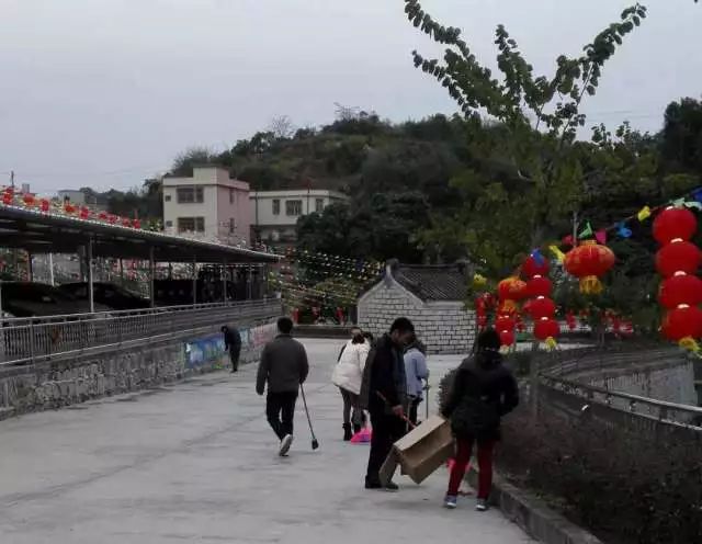 雷岭总人口_雷岭镇东老小学图片