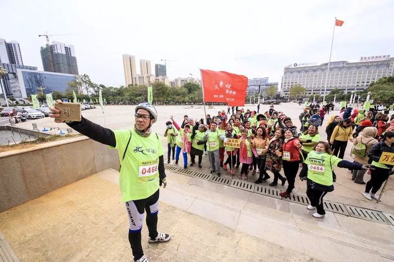 鹿寨县2018人口出生率_危险 从鹿寨揽客开往海口,这辆大客车竟超员7人