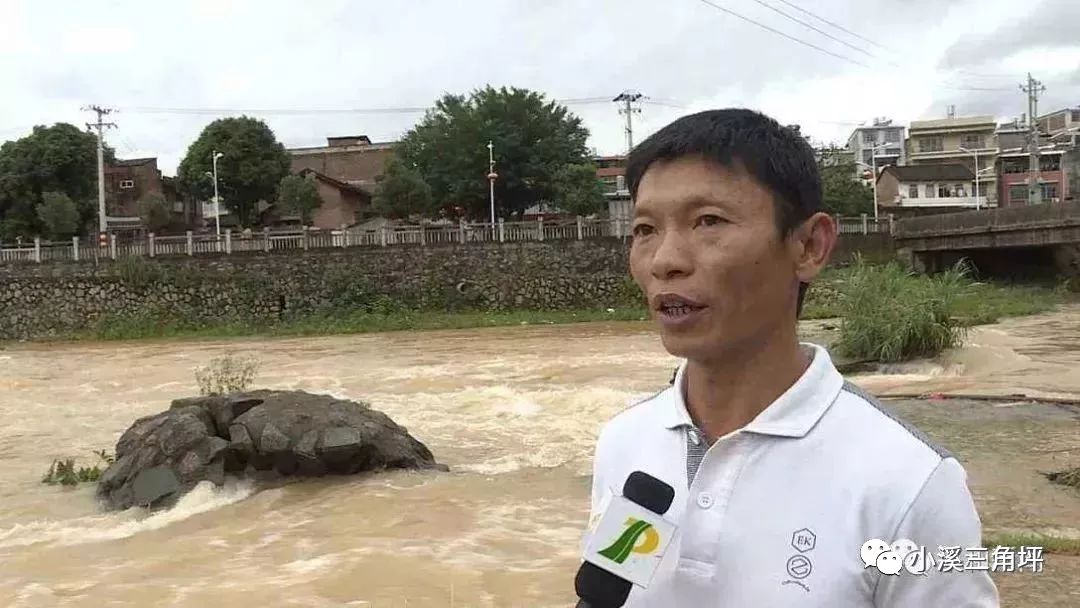 九峰镇:曾水枝勇救落水女孩,获市领导表彰