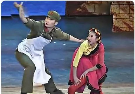 《洗衣歌》 历史版:舞蹈《洗衣歌》1964年西藏军区歌舞团 返回搜