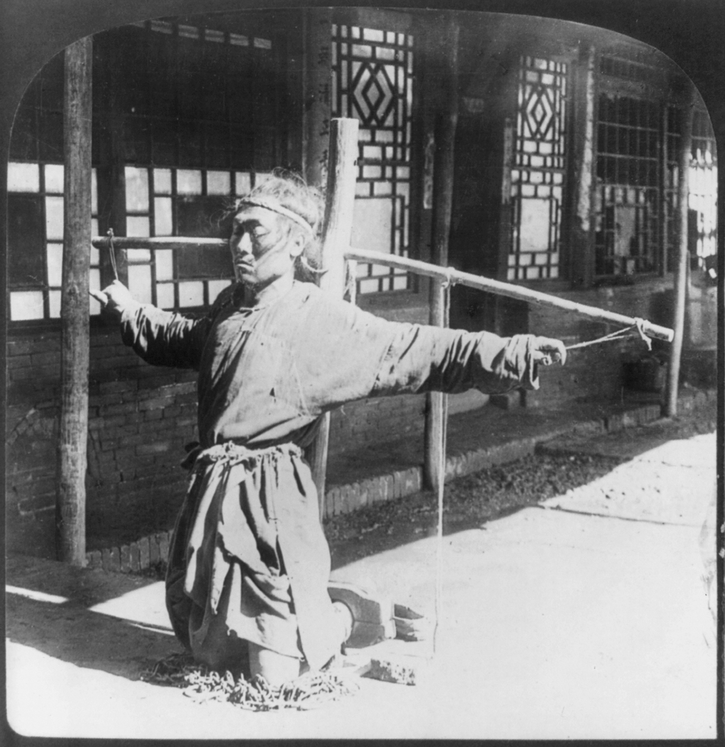4,1900年,中国的残酷刑罚.