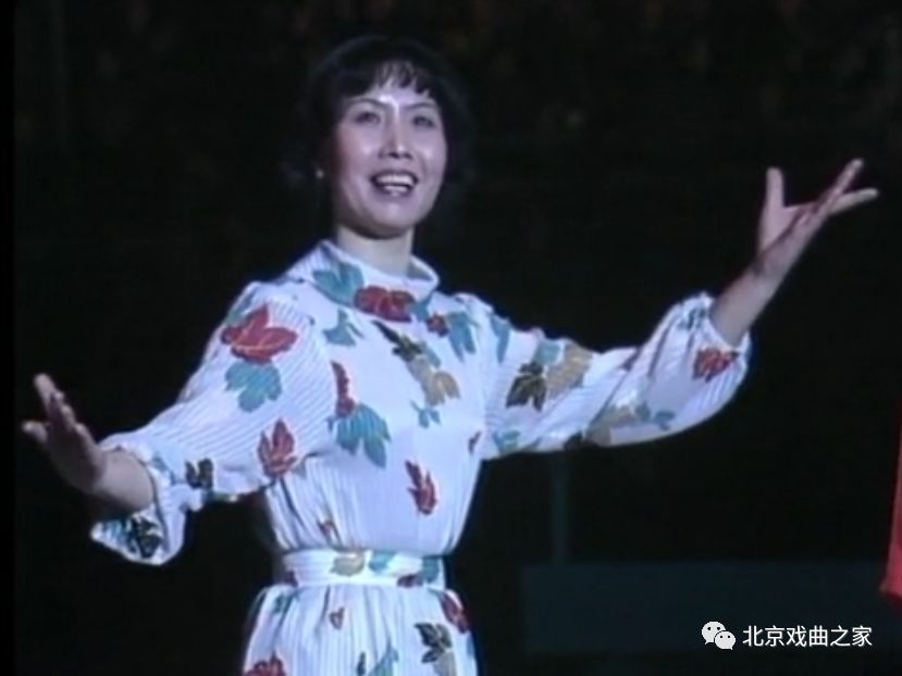 33年前,虎美玲,汪荃珍和小香玉参加央视春晚,唱响豫剧