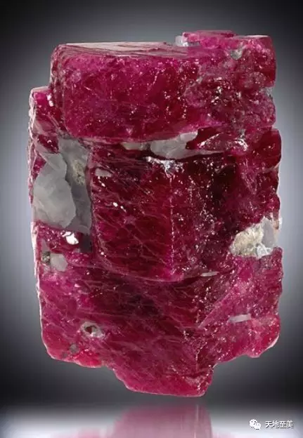 (ruby 尖晶石(spinel 红绿柱石(red beryl 红硅钙锰矿(inesite)