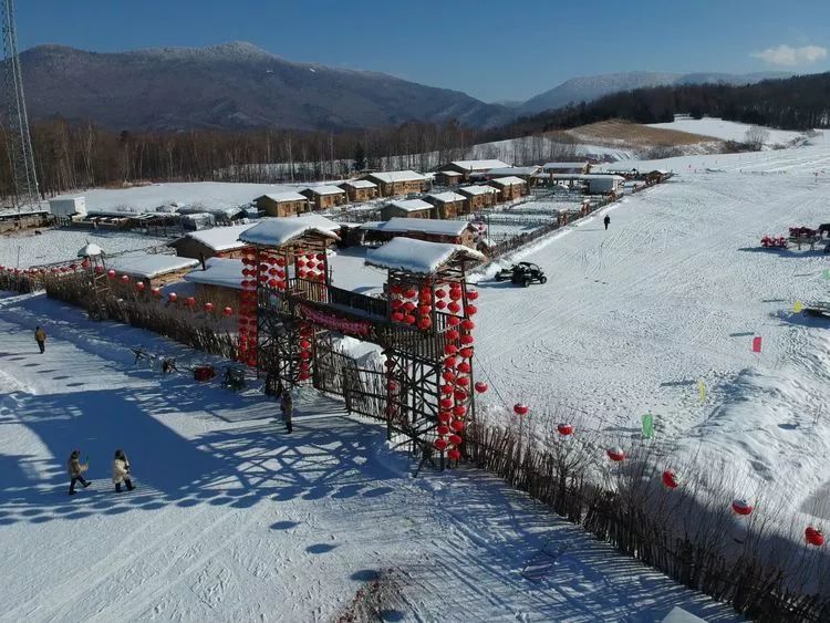 凤凰山民俗村:古老的雪,年轻的情;黑龙江冬季又一个最值得去的地方