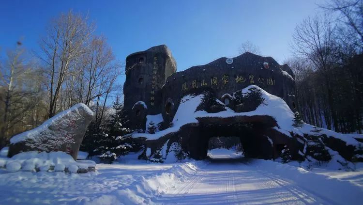 凤凰山民俗村:古老的雪,年轻的情;黑龙江冬季又一个最值得去的地方