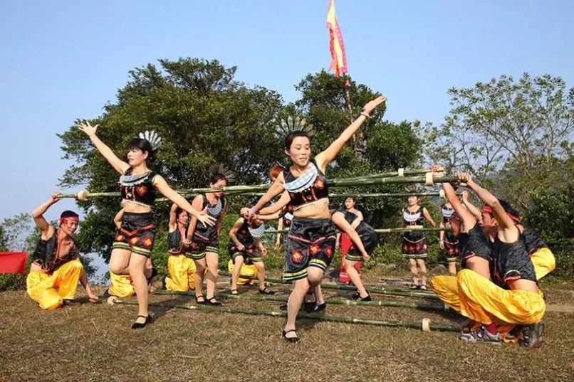 黎族传统竹竿舞