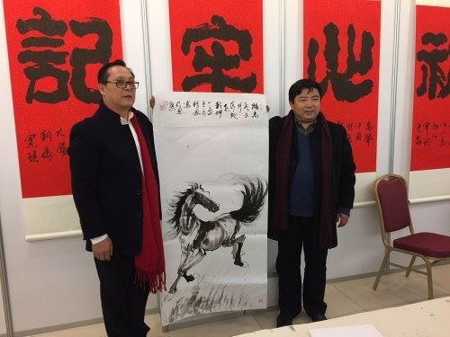 "施长恩 董移凤迎春书画展"在上海举行