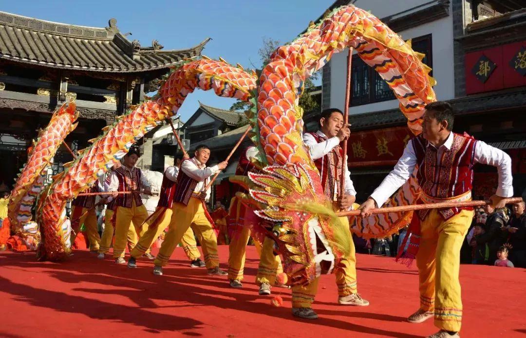 云南最热闹的春节在这里!法会祈福运!龙狮闹新春!错过