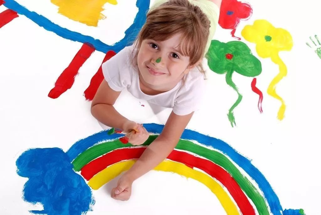 美术对孩子一生的六大好处，你的孩子学美术了吗？