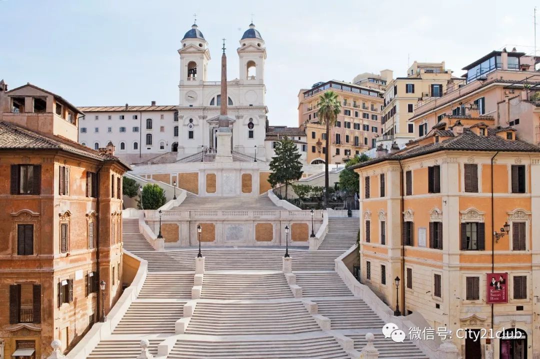 dei monti,宝格丽恰有一家老店位于西班牙台阶附近街区,因此顺理成章