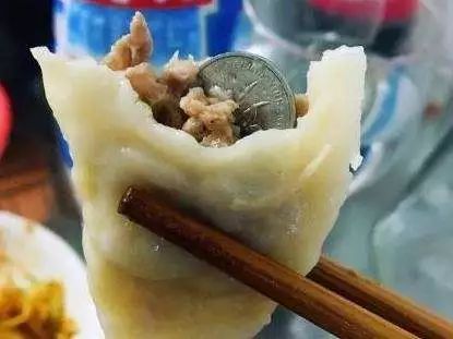 中国过年有多少人口吃饺子_过年吃饺子图片(2)