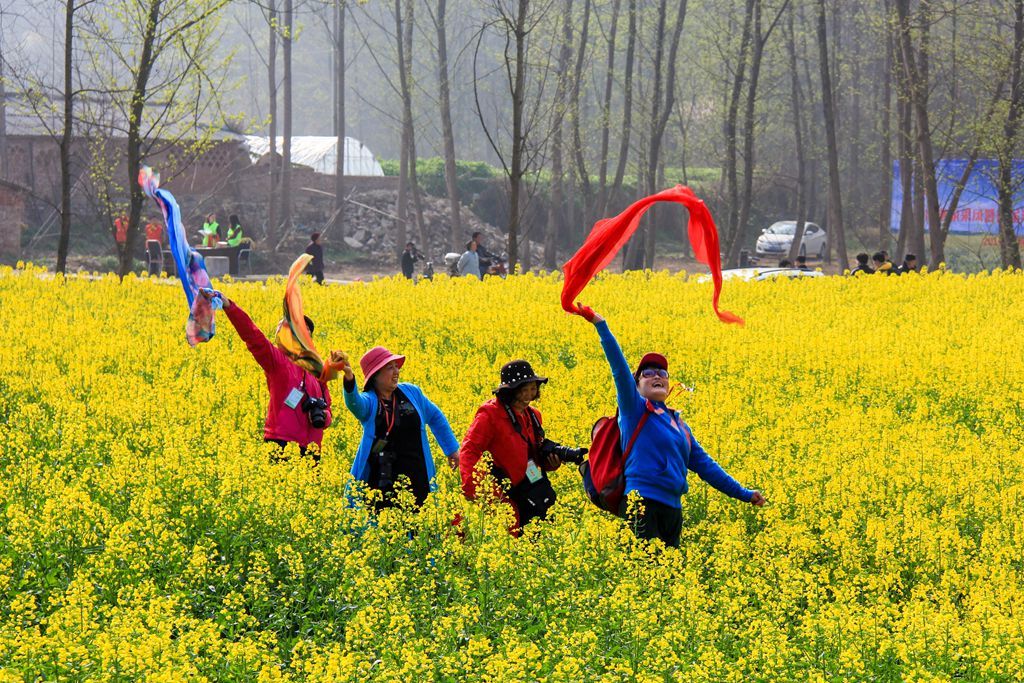 花庄·印象老家乡村旅游度假区位于襄阳市南漳县肖堰镇花庄村,距南漳