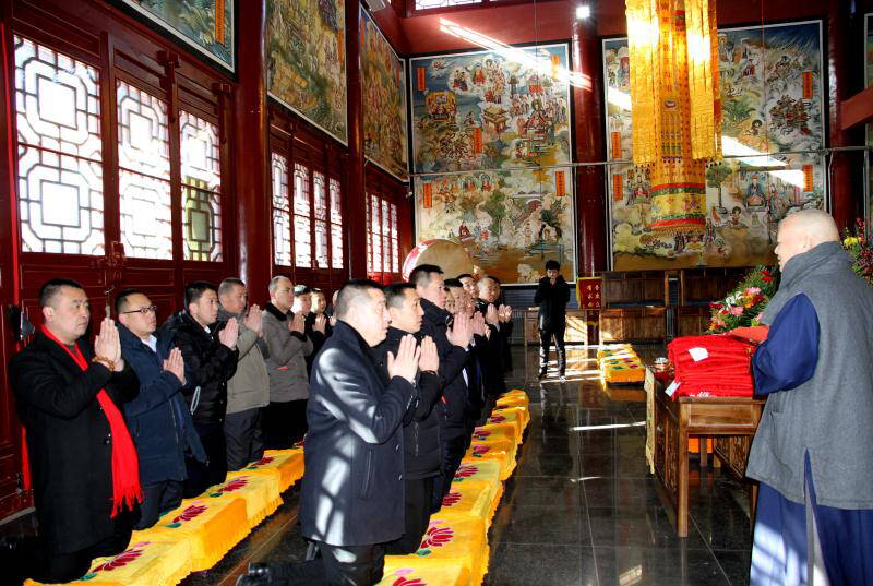 山西省盂县报国寺为来至龙城太原市十八位善信举行了