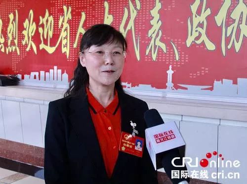 王丽艳代表:积极履行代表职责 为教育事业做贡献