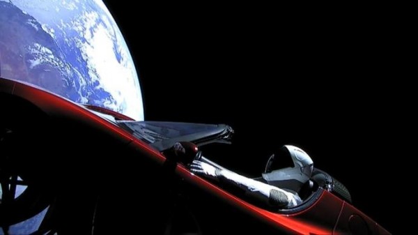 spacex猎鹰重型火箭首飞成功 特斯拉跑车终上天