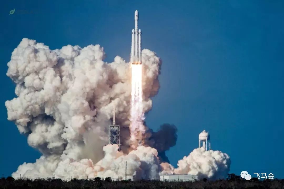 2017年2月7日,经过2个多小时的推迟后,spacex公司的重型猎鹰火箭终于