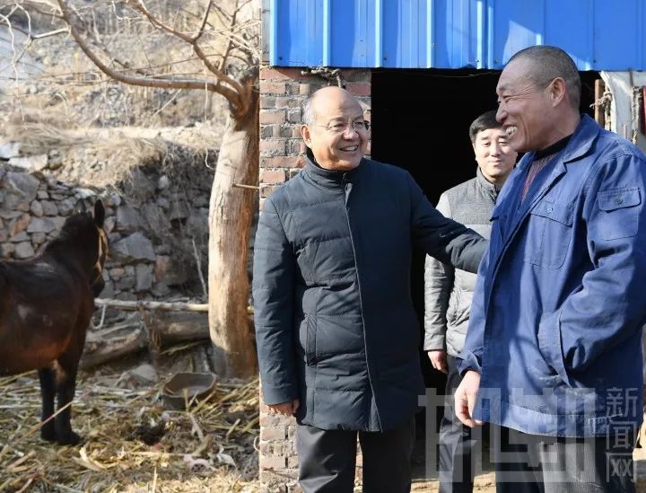 其它 正文 2月6日下午,市委书记高宏志专程赶往武安市冶陶镇安子岭村