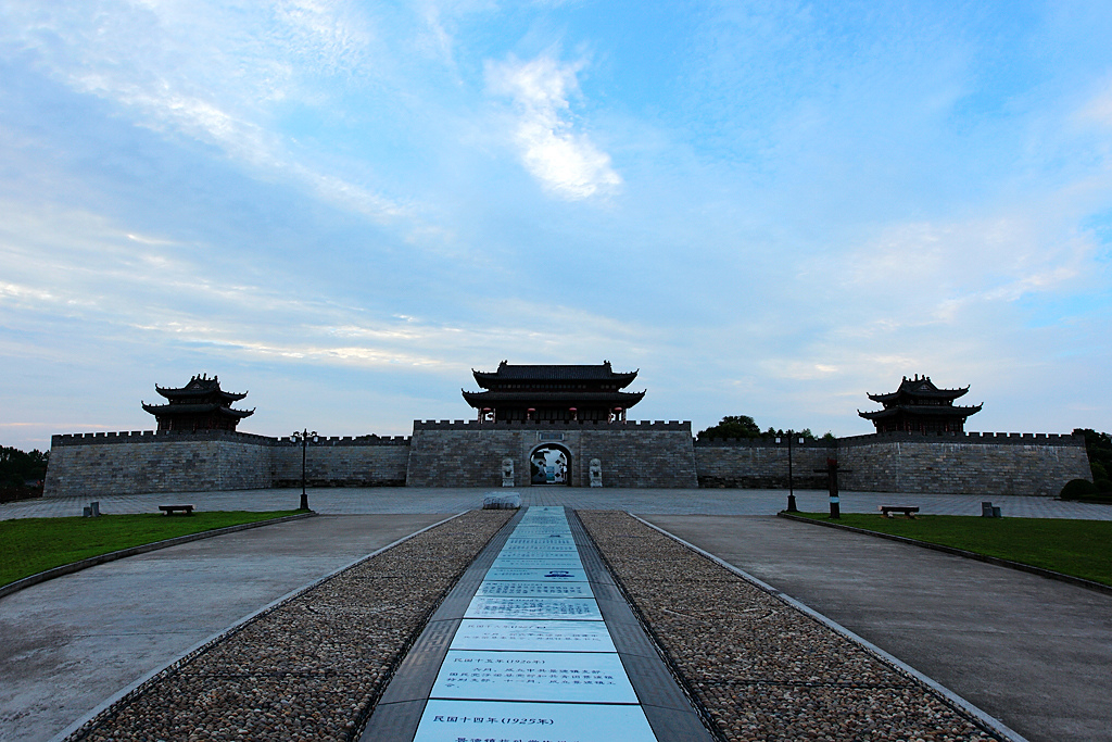 上海出发景德镇浮梁古县衙滕王阁屯溪老街许村古建筑群4天自驾游