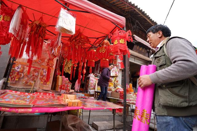 剑川春节习俗:家家户户烧高香,成捆买香回家,过年不可缺少它